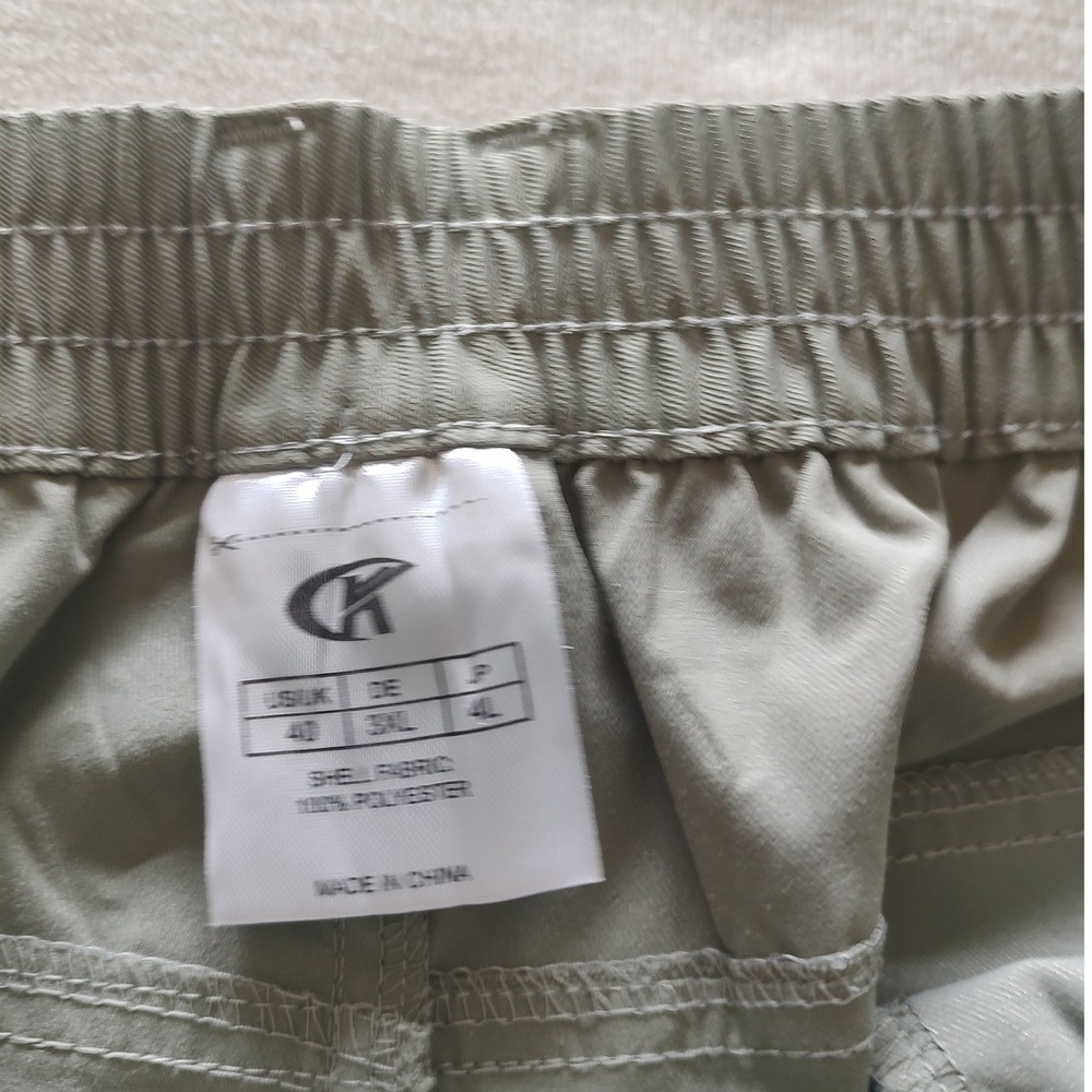 Calvin Klein Performance Men Cargo Shorts Sage Green Size 40 Elastic Waist 8.5in